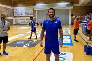 Πρώτη... στην Αθήνα για το ΑΠΟΕΛ 