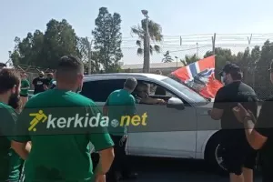 ΒΙΝΤΕΟ/Παπασταύρου στο αυτοκίνητο, εκεί οι Ομονοιάτες!