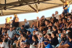 Στα "γαλάζια" οι κερκίδες του Τσιρείου (φωτορεπορτάζ)