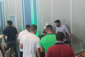 Δεξίωση με πλούσιο γεύμα