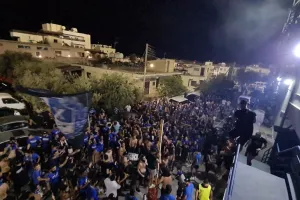"Πάρτι" των Μαχητών, αποθέωσαν την ομάδα! (βίντεος/φώτος)