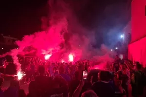 "Πάρτι" των Μαχητών, αποθέωσαν την ομάδα! (βίντεος/φώτος)