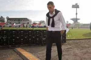 Ο προπονητής... Gustavo Poyet