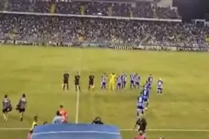 (ΒΙΝΤΕΟ) Είσοδος ομάδων στο... καυτό "ΠΑΠ"