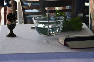 Ο καθιερωμένος αγιασμός και η εισφορά από τον Δήμαρχο Λύσης (φώτος)