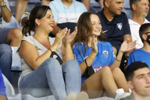 ΦΩΤΟΡΕΠΟΡΤΑΖ από τoν κόσμο στo "ΠΑΠ"...