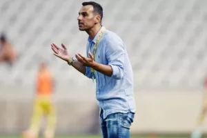 Φιλικός... συμβιβασμός στο ΑΠΟΕΛ-ΑΕΚ (φώτος)