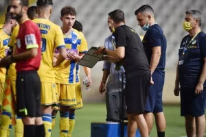 Φιλικός... συμβιβασμός στο ΑΠΟΕΛ-ΑΕΚ (φώτος)