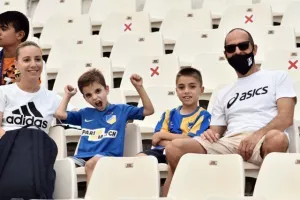 (Φωτορεπορτάζ) Η επιστροφή του κόσμου του ΑΠΟΕΛ στο ΓΣΠ