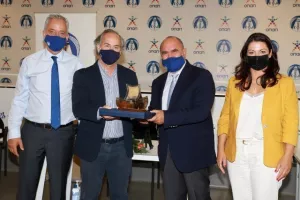 ΦΩΤΟΣ/Τελετή εγκαθίδρυσης νέου Δ.Σ
