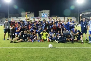ΦΩΤΟΣ/Πάρτι στα αποδυτήρια και στο γήπεδο!