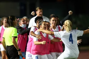 Μεγάλη νίκη-πρόκριση με ανατροπή για την Απόλλων Ladies! (φώτος)