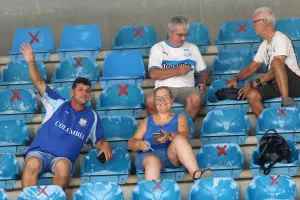 Στα "γαλάζια" οι κερκίδες του Τσιρείου (φωτορεπορτάζ)