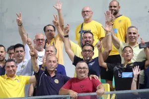 ΦΩΤΟΡΕΠΟΡΤΑΖ από τoν κόσμο στην ΑΡΕΝΑ