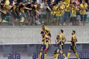 "Εμφραγμα" στο 90+3 για την ΑΕΛ (φώτος)