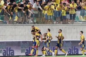 "Εμφραγμα" στο 90+3 για την ΑΕΛ (φώτος)