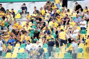 ΦΩΤΟΡΕΠΟΡΤΑΖ από τoν κόσμο στην ΑΡΕΝΑ