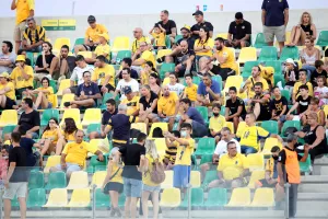 ΦΩΤΟΡΕΠΟΡΤΑΖ από τoν κόσμο στην ΑΡΕΝΑ
