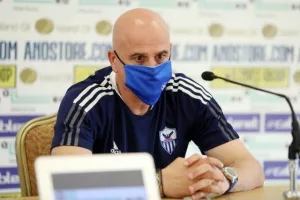 ΤΙΜΟΥΡ/ "Αυτό που ζητάμε από τους παίκτες είναι να δώσουν ότι καλύτερο μπορούν..." (Φώτος)