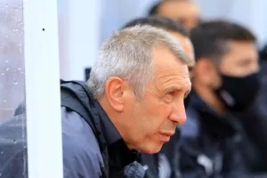 Νιόπλιας για τις μεταγραφές του ΟΦΗ: «Εμείς περιμένουμε...»