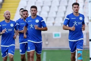 Ξεκίνησε... για Μάλτα η Εθνική, έρχονται... Πιέρος, Νικόλας και Κάστανος! (φωτορεπορτάζ)