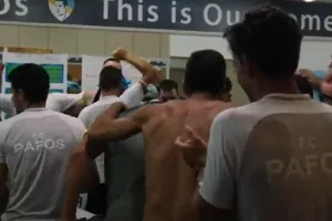 Τα "έσπασαν" στα αποδυτήρια οι Παφίτες! (βίντεο)