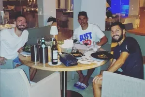 Δείπνο... για τρεις!