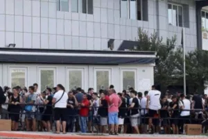 Ουρές έξω από την Τούμπα για ένα εισιτήριο με Μποέμιανς