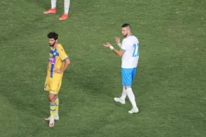 Επιστροφή Ρομπέρζ