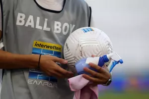 Super League: Θα ζητήσει αναβολή αγώνων στα επτά κρούσματα κορωνοϊού