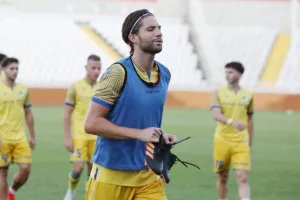 Ένα στην αρχή, ένα στο τέλος και... "γαλαζοκίτρινο" (Φώτος)