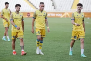 Ένα στην αρχή, ένα στο τέλος και... "γαλαζοκίτρινο" (Φώτος)