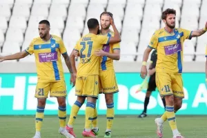 Ένα στην αρχή, ένα στο τέλος και... "γαλαζοκίτρινο" (Φώτος)