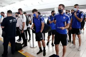 (ΦΩΤΟΣ) Check in και αναχώρηση 