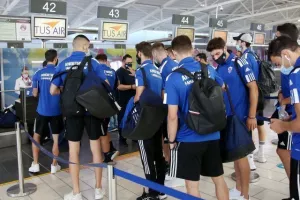 (ΦΩΤΟΣ) Check in και αναχώρηση 