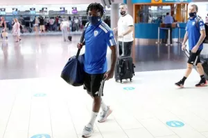 (ΦΩΤΟΣ) Check in και αναχώρηση 