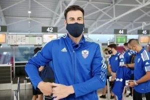 (ΦΩΤΟΣ) Check in και αναχώρηση 