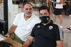 (ΦΩΤΟΣ) Check in και αναχώρηση 