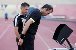 Κυριακή στο... VAR οι διαιτητές (φώτος)