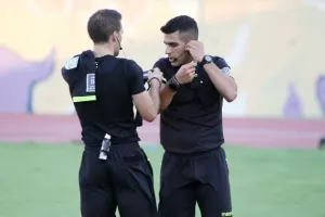 Κυριακή στο... VAR οι διαιτητές (φώτος)