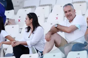 Ένα στην αρχή, ένα στο τέλος και... "γαλαζοκίτρινο" (Φώτος)