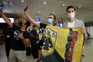 ΑΕΚ: Υπέγραψε και πέταξε για Ελβετία ο Τσούμπερ