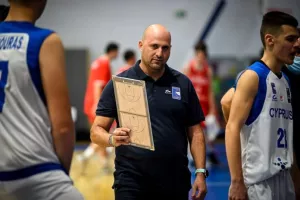Τα δύο σφυρίγματα που μας κόστισαν το παιχνίδι (βίντεο)