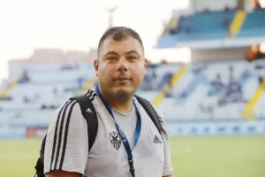 Δημήτρης: "Μην βιαστείτε..."