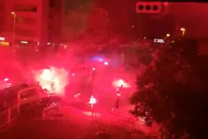 Άγριες συμπλοκές με οπαδούς Ντιναμό και Λέγκια (Φώτος/Βίντεο)