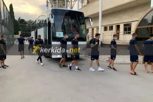 Έφτασε στο γήπεδο η ΑΕΛ (φώτος/βίντεο)