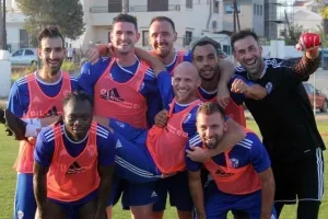 Σκηνικό στο "Αντώνης Καράς": Οι νέοι με τους παλιούς και η πλάκα σε Αβραάμ!