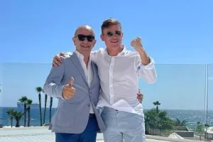O CEO με Γιαννέλη
