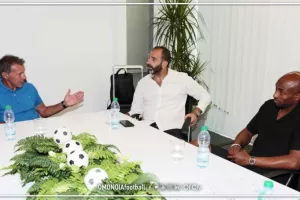 "Χειραψία" με Λάρκου ο Bachirou, συμβόλαιο δυο ετών (φώτος)
