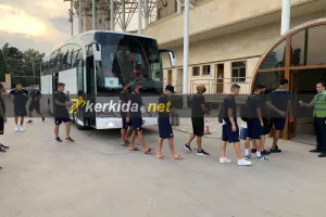 Έφτασε στο γήπεδο η ΑΕΛ (φώτος/βίντεο)